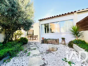 Apartment at Fleury (11560)