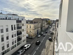 Apartment in Bordeaux (33300)