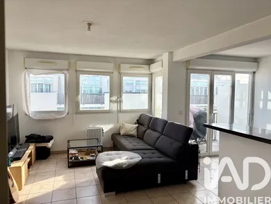 Apartment in Bordeaux (33300)