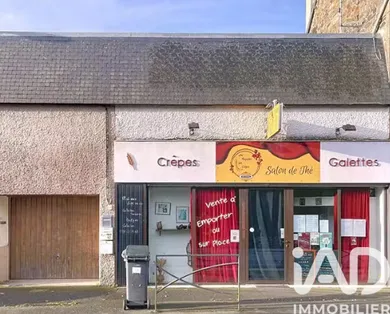 Building at Matignon (22550)