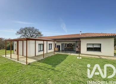 House at Mirande (32300)