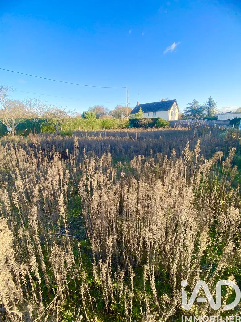 Terrain à Lury-sur-Arnon (18120) · 22 000 €