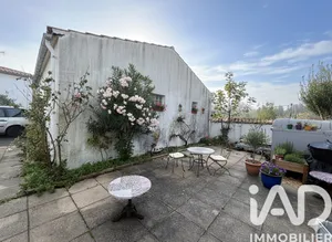 Townhouse in La Rochelle (17000)