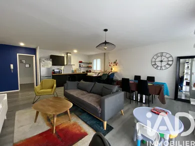 Apartment in Avon (77210)