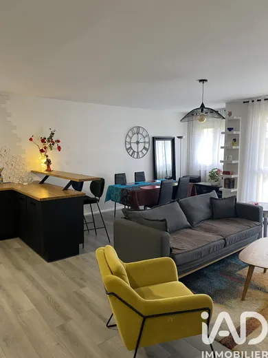 Apartment in Avon (77210)