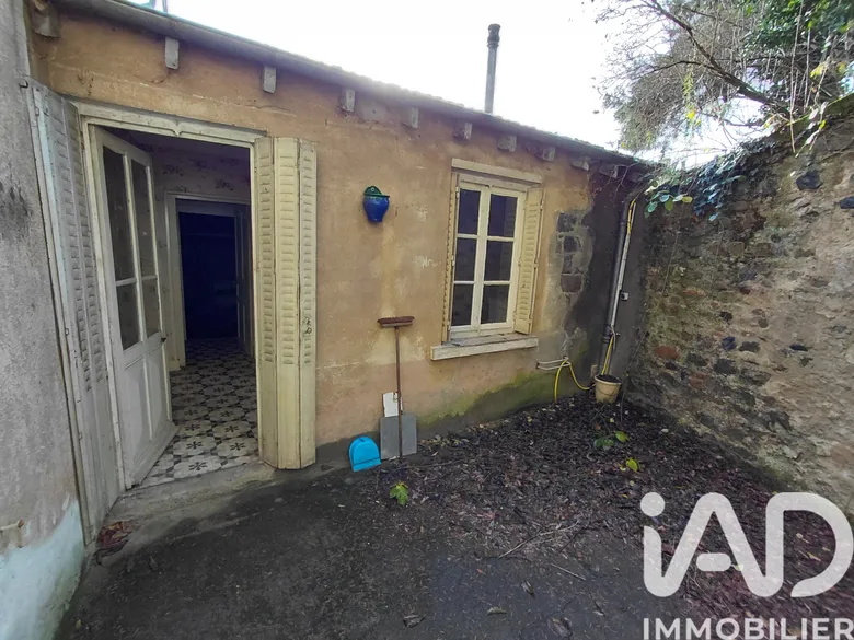 Immeuble 200 m² · à Sain-Bel · 200 m² · 325 000 €