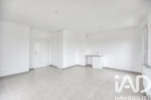 Apartment in Mennecy (91540)