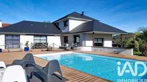 Detached house at Monein (64360)