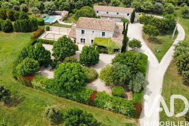 Domain in Beaucaire (30300)