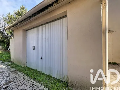 Parking at La Rochelle (17000)