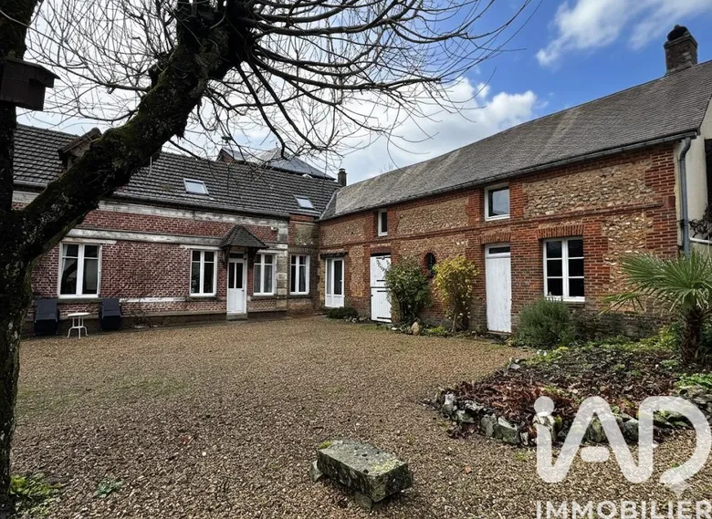 Maison 10 pièces 261 m² · à Auneuil · 261,1 m² · 333 000 €