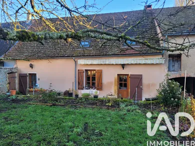 Village house in Issy-l'Évêque (71760)