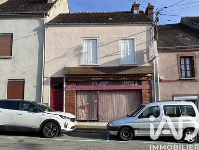 Immeuble à Courville-sur-Eure (28190)