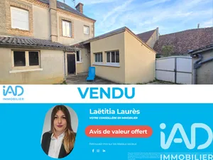 Townhouse at Saint-Aignan (72110)