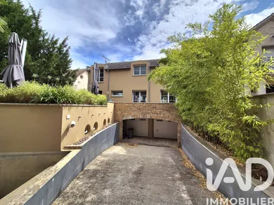 House at Créteil (94000)