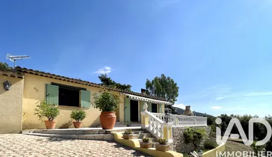 House in Mons (83440)