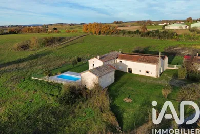 Domain at Fénols (81600)