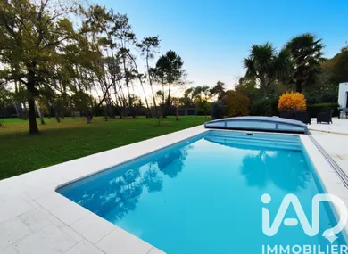 Architectural house in Bains-sur-Oust (35600)