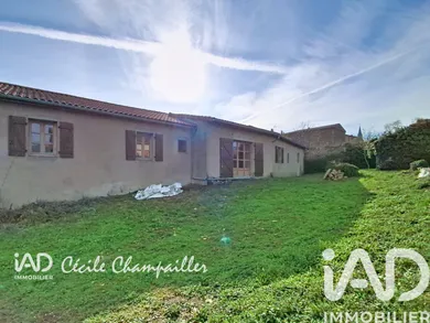 House in Lupé (42520)