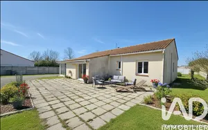 House in Saint-Hilaire-de-Chaléons (44680)