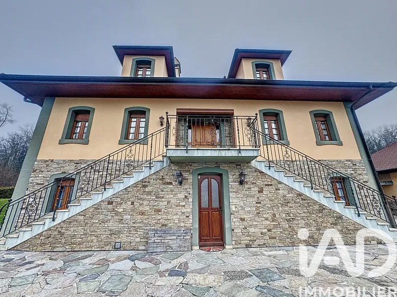 Maison 8 pièces 290 m² · à Lucinges · 290 m² · 1 100 000 €