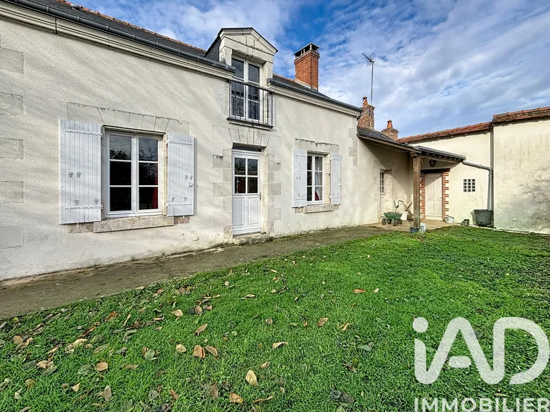 Maison 7 pièces 277 m² · à Cellettes · 277 m² · 590 000 €