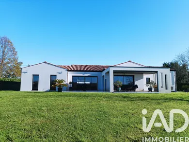 Maison d'architecte à Soulignonne (17250)