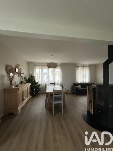 House at Aizenay (85190)