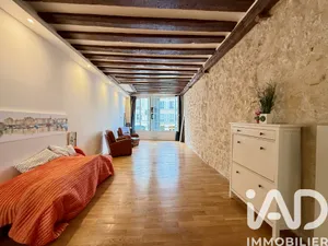 Apartment in Paris (75004)