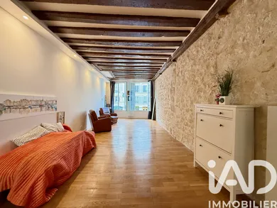 Apartment in Paris (75004)