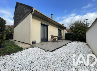 Detached house in Champs-sur-Marne (77420)