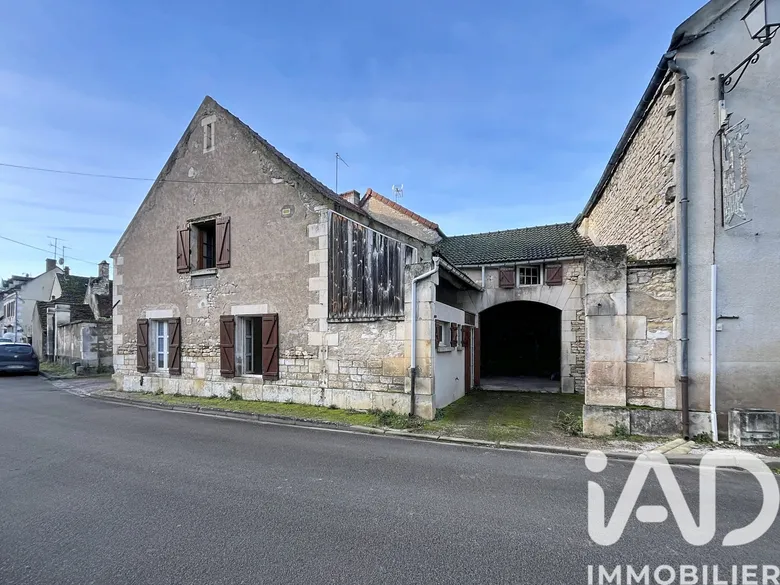 Maison 5 pièces 156 m² · à Mailly-la-Ville · 156,2 m² · 84 000 €