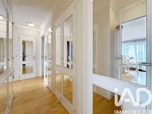 Apartment in Montmorency (95160)