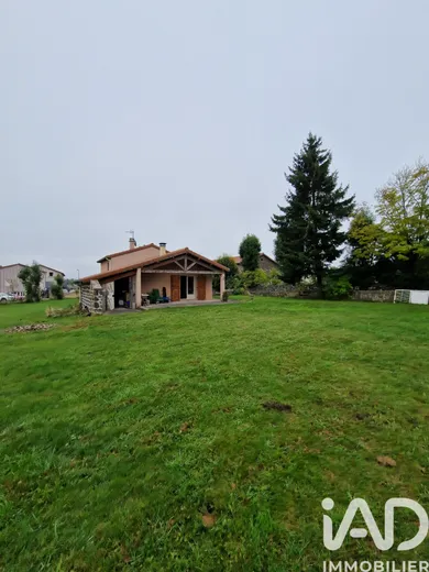 House in Cayres (43510)