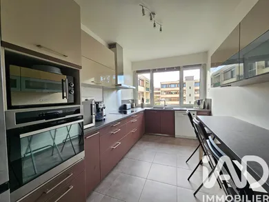 Apartment in Noisy-le-Roi (78590)