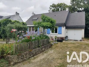 House at Le Tour-du-Parc (56370)