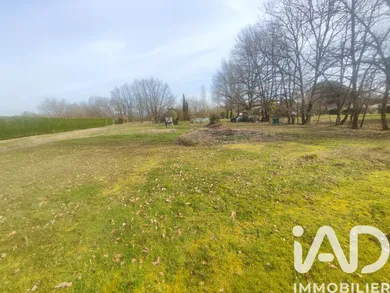 Terrain à bâtir à Saint-Étienne-de-Tulmont (82410)