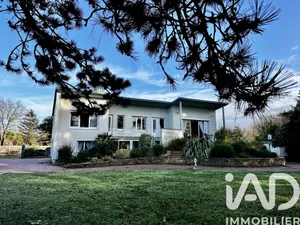 Architectural house in Agon-Coutainville (50230)