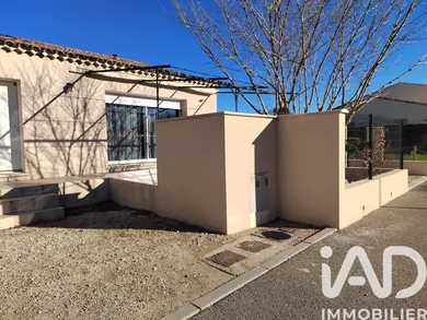 Traditional house in VIOLES (84150)