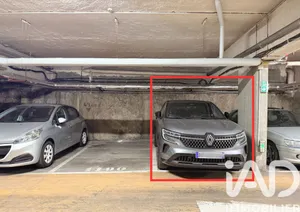 Parking à Paris (75010)