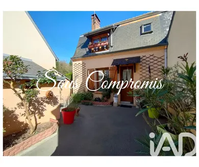 Village house in Écorpain (72120)