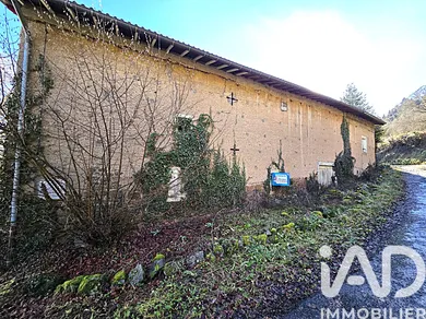 Maison de campagne à Saint-Ferréol-des-Côtes (63600)