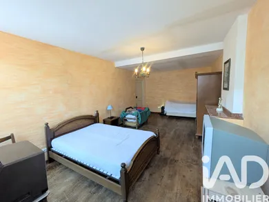 Village house in Sabarat (09350)