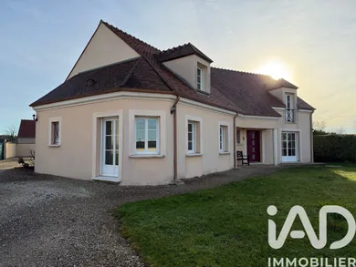 Architectural house in Vergigny (89600)