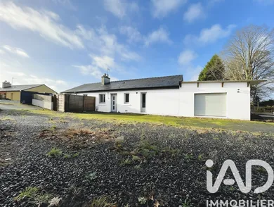 Immeuble à Belle-Isle-en-Terre (22810)