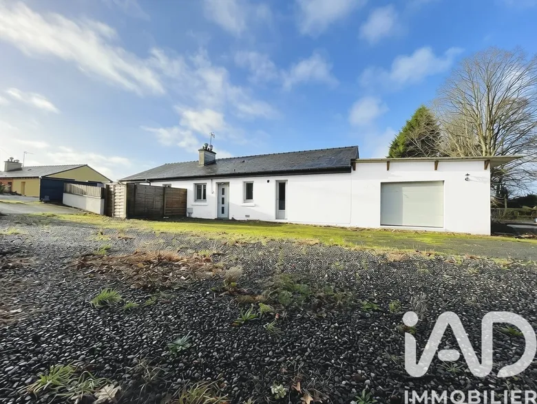 Immeuble 180 m² · à Belle-Isle-en-Terre · 180 m² · 231 000 €