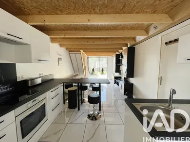 Immeuble à Belle-Isle-en-Terre (22810)