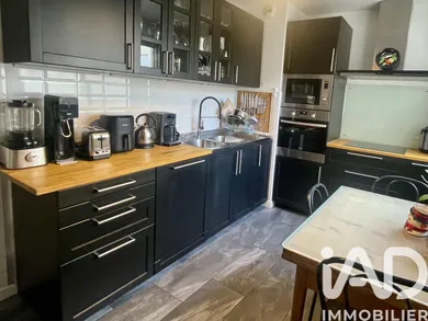 Apartment in Villeurbanne (69100)