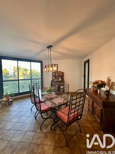 Apartment at Carros (06510)