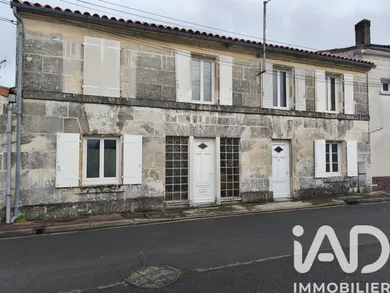 House in Châteaubernard (16100)